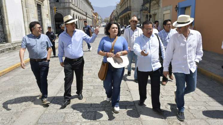 Gobierno capitalino y empresarios buscan conservación del centro 