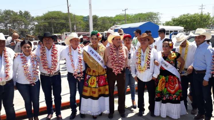 Inauguran XLVII Expo Feria Regional Ganadera de Juchitán