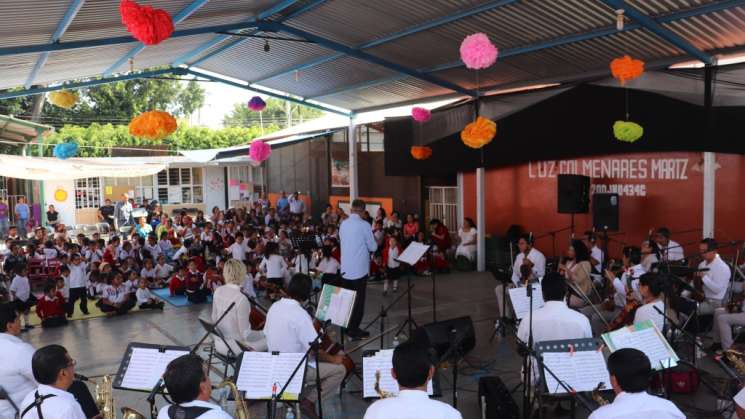 Lleva Orquesta Primavera, música a jardín de niños