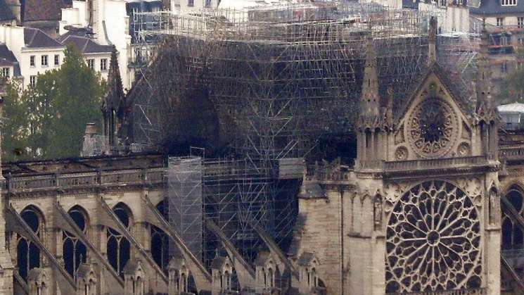  Catedral de Notre Dame se incendio por probable cortocircuito