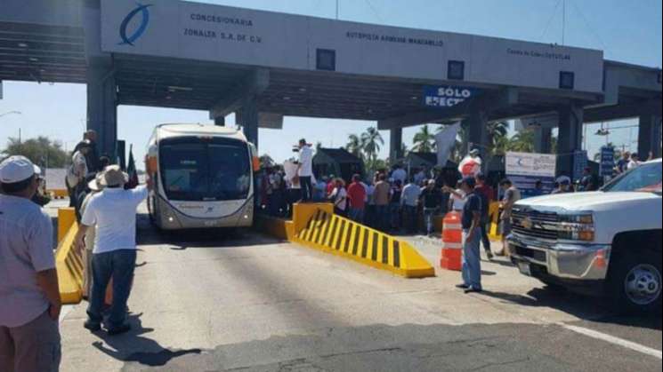 Cárcel de 15 días a 30 años quien tome casetas: FGR  