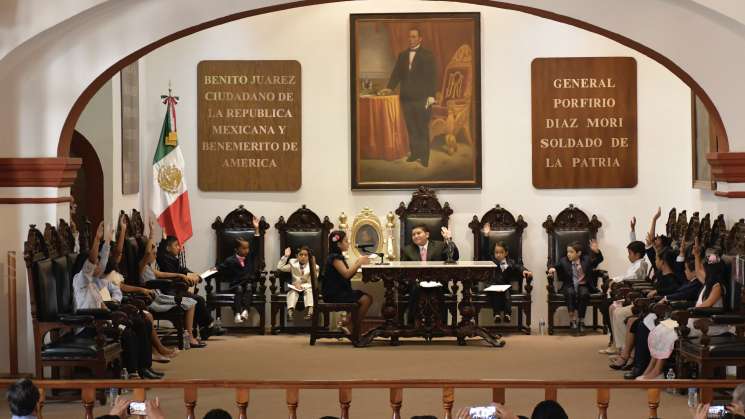 Celebra Cabildo Infantil de Oaxaca de Juárez primera Sesión