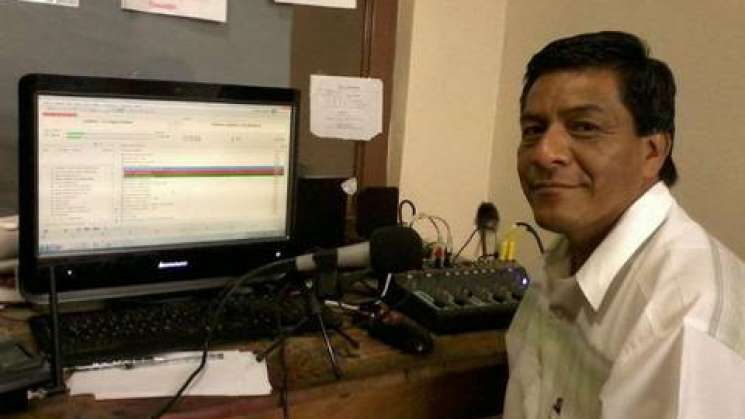 En atentado fallece el comunicador Telésforo Santiago en Oaxaca