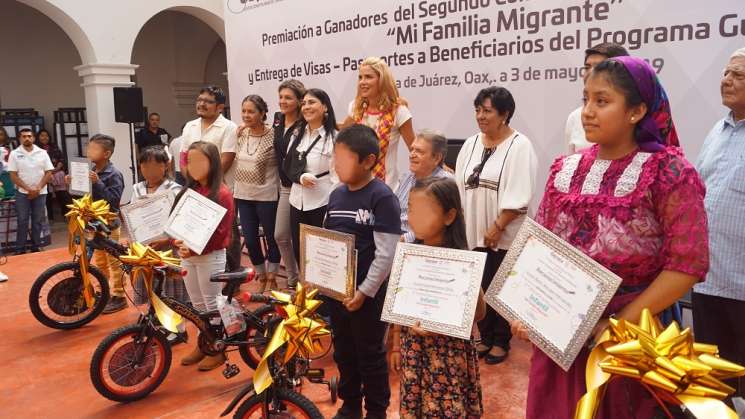 Premian a ganadores del concurso Mi Familia Migrante 