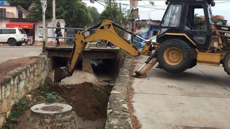 Exhortan a no arrojar basura en calles para evitar inundaciones