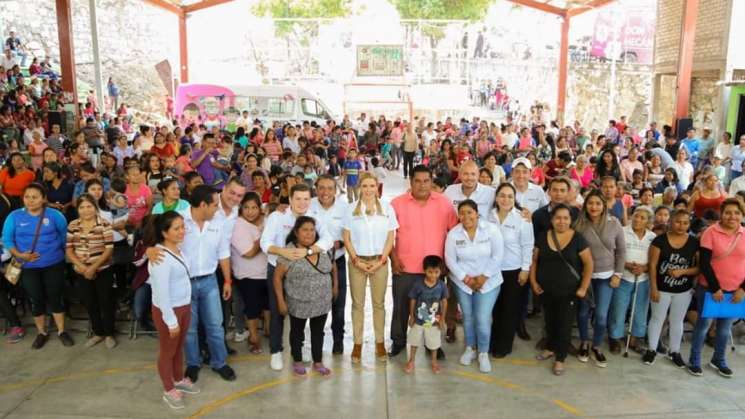 Tercer día de caravana DIF en las agencias de capital oaxaqueña