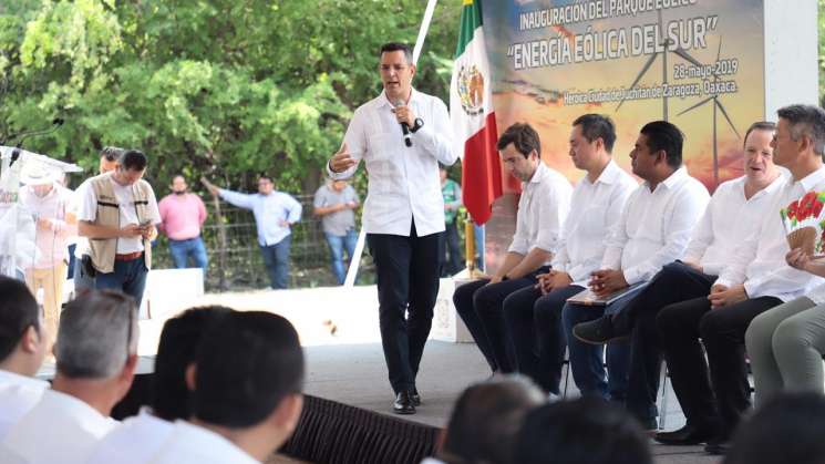 Oaxaca, líder en generación de energía eólica: Alejandro Murat H.