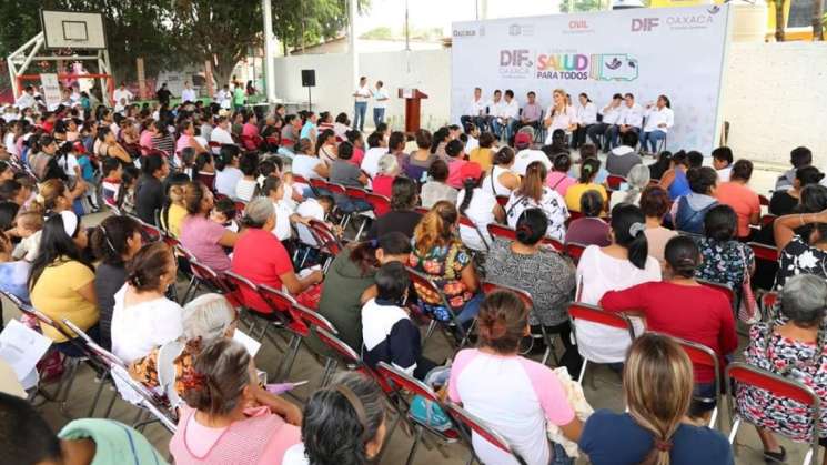 Caravana DIF beneficia a familias de Donají en capital oaxaqueña