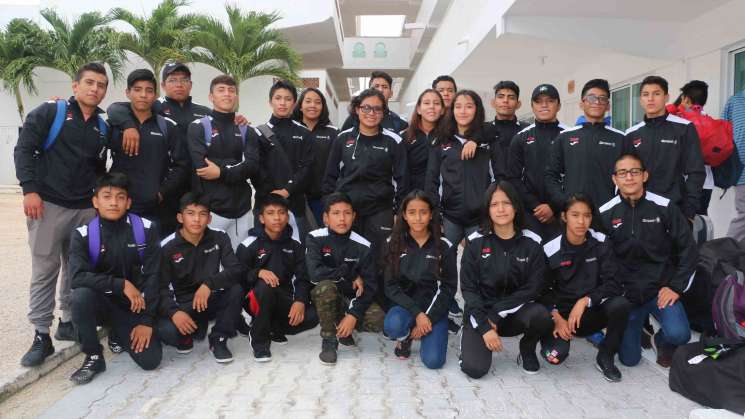 Luchadores oaxaqueños en buscas de medallas