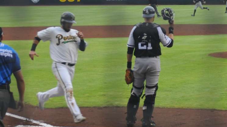 Serie para Pericos en Puebla 5-4 ante Guerreros