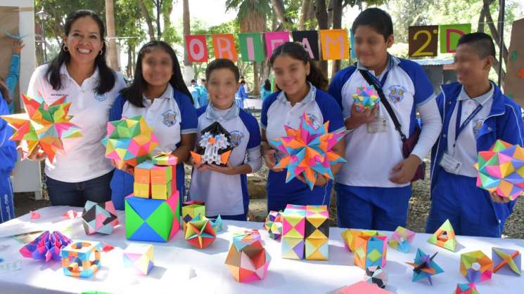 Reconoce IEEPO esfuerzo y dedicación de estudiantes de primaria