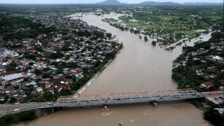 Sistema lagunario del Istmo de Tehuantepec lleno de aguas negras