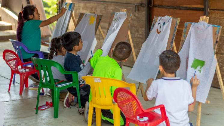 Niñez oaxaqueña se desarrolla con cursos de verano en parques