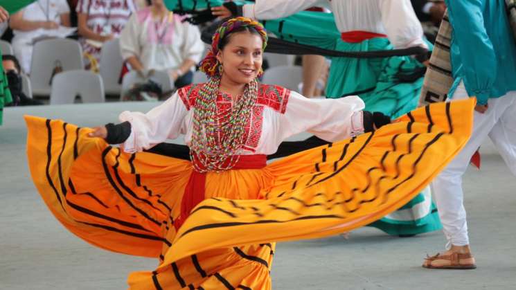 Costumbres y tradiciones de Oaxaca  cautivan con Guelaguetza