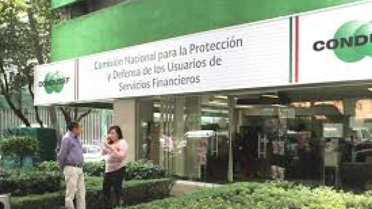 Alerta Condusef por falsos trabajadores, piden datos personales