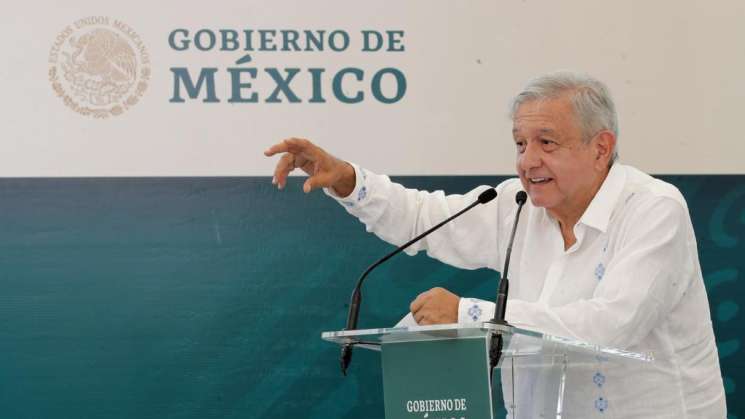 AMLO se reune  con empresarios de Concamín en Oaxaca