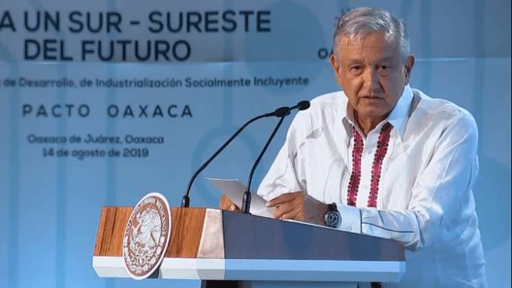 Firma AMLO pacto para desarrollo en sur--sureste