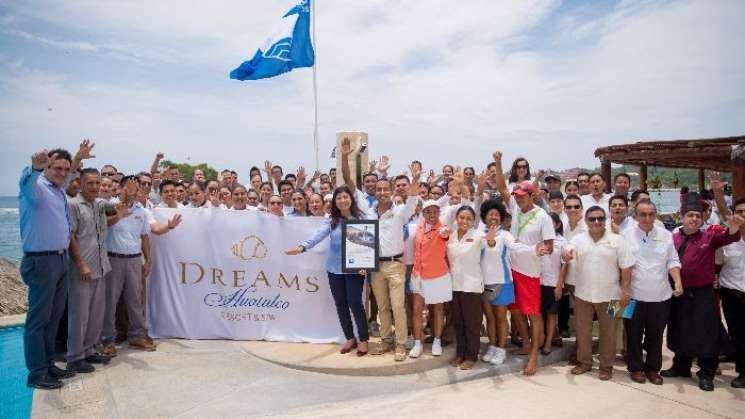 Obtienen Playas de Huatulci eco-etiqueta Blue Flag