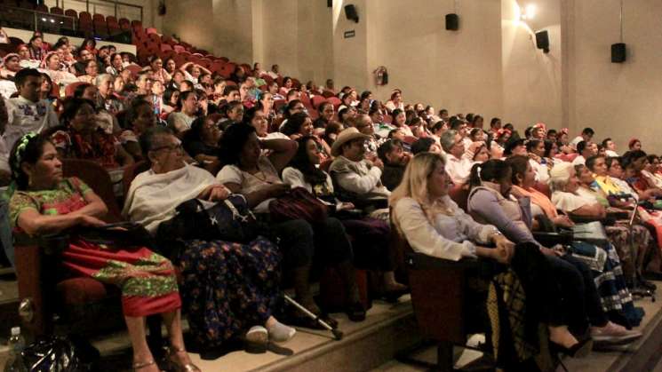 Imparten a cocineras tradicionales curso de manejo de alimentos