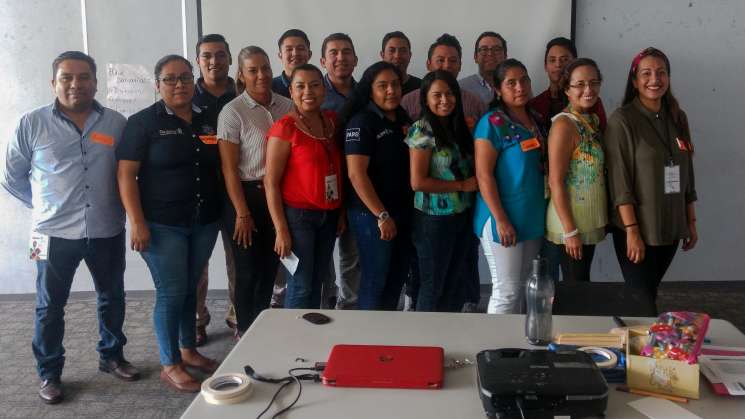 Trabajadores de gobierno en curso “Toma Efectiva de Decisiones”