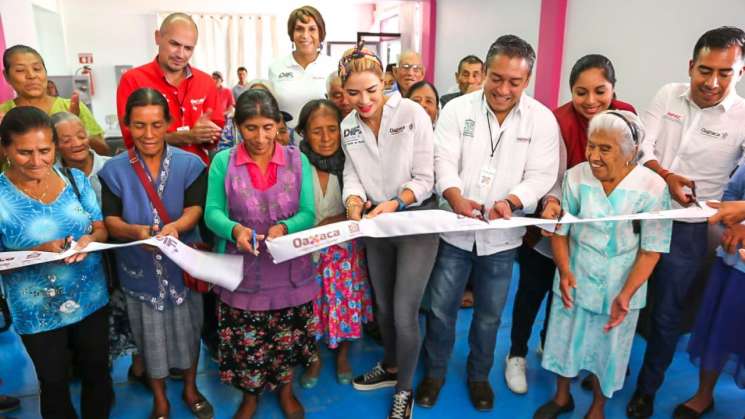 Cumple DIF Estatal con atender y escuchar a oaxaqueños