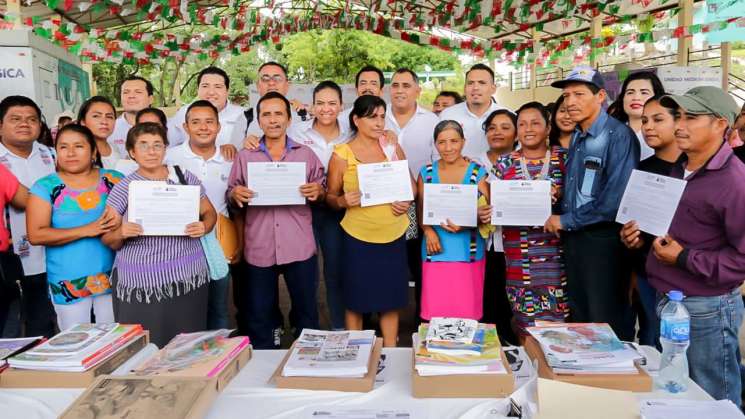 Caravana DIF en San Felipe Jalapa de Díaz y San Lucas Ojitlan