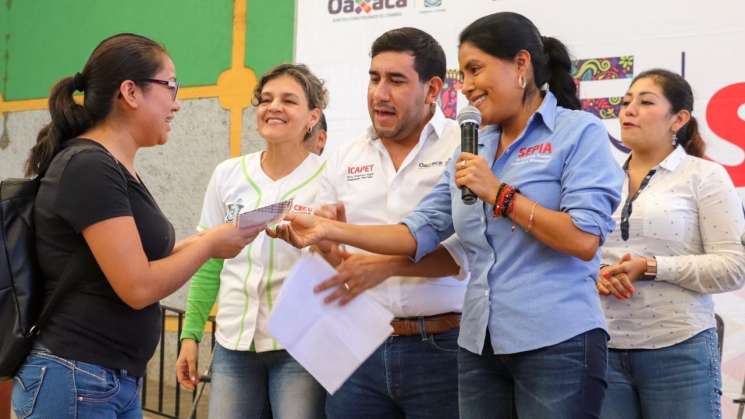 Reconoce Sepia a guardianes de las lenguas maternas de Oaxaca