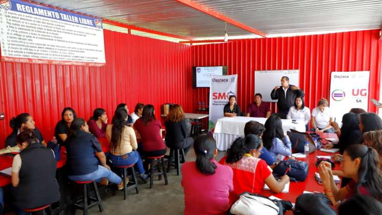 Trabajadoras participan  en Curso de Mecánica de Emergencia