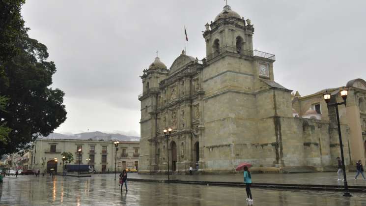 Centro Histórico de Oaxaca, libre de ambulantes un día por semana