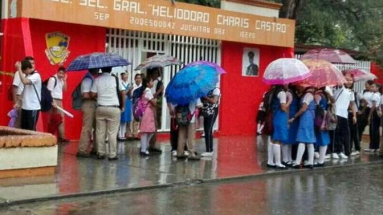 Por lluvias, sin clases en en Istmo, Costa, Mixteca y Sierra Sur