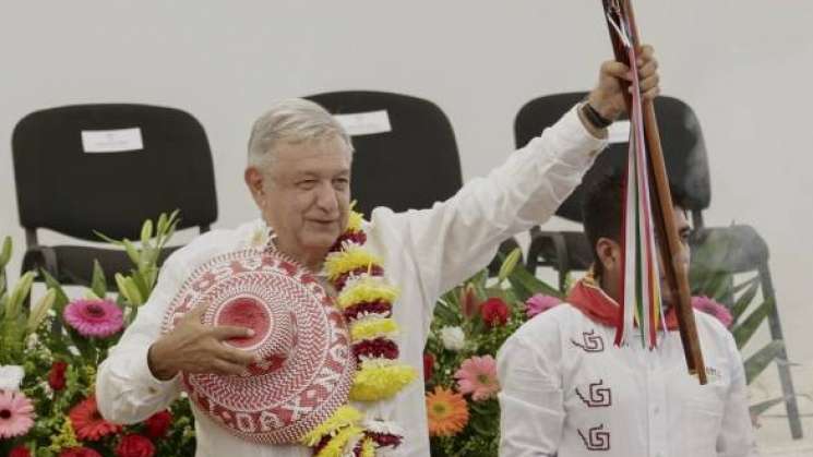 Ofrece AMLO apoyos y justicia a las víctimas de Nochixtlán