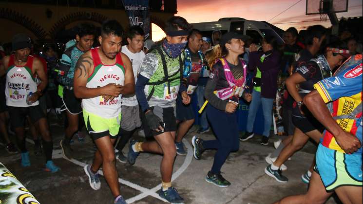 Lázaro Espinoza conquista San Antonio Cuajimoloyas