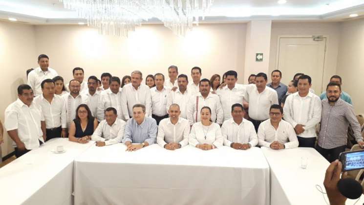 21 alcaldes de Chiapas renuncian al PRI, PRD y PVEM