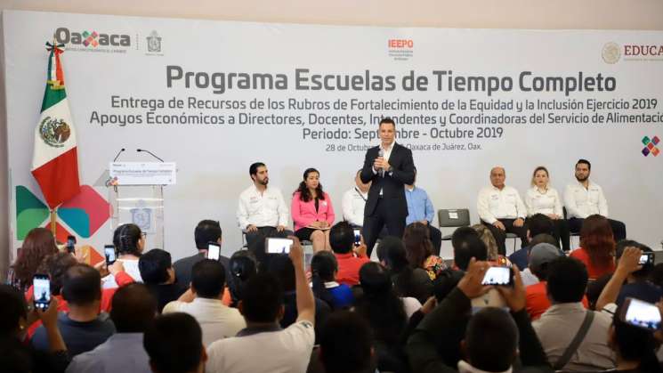 Entrega AMH 104 mdp del programa Escuelas de Tiempo Completo