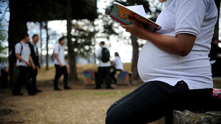 Invita el IEEA a madres jóvenes y jóvenes embarazadas a estudiar