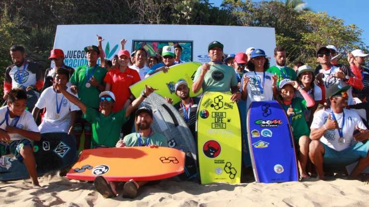 Zipolite despide los Juegos Nacionales de Surf   