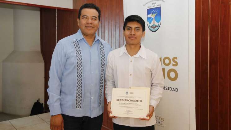 Premio Nacional de la Juventud 2019 para estudiante de la UABJO 