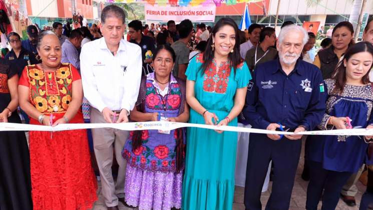 Inauguran Feria de Inclusión Social en Ciudad Administrativa