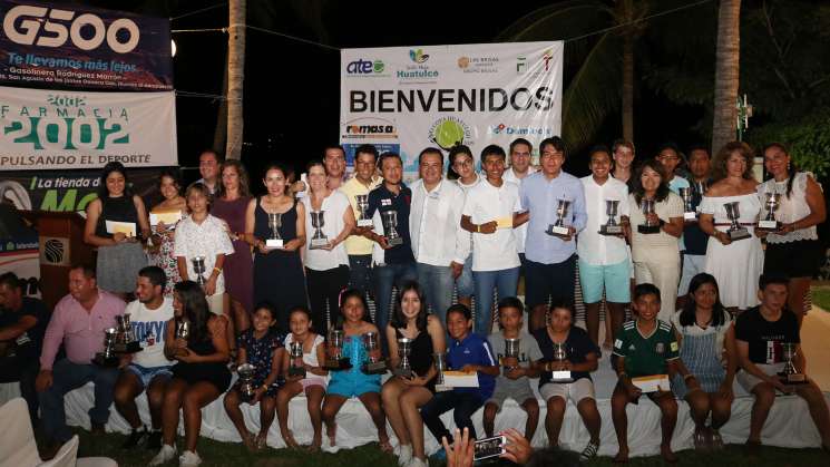 Noche de campeones en Huatulco