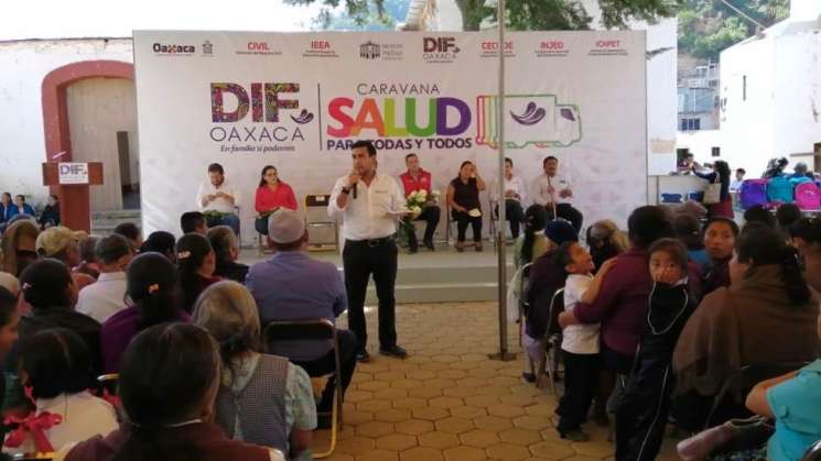  Caravana DIF recorre Sierra Sur Con servicios médicos gratuitos 