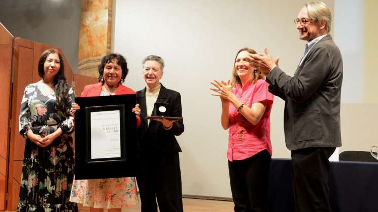 Barbara Jacob recibió del INBAL la Medalla Bellas Artes 2019