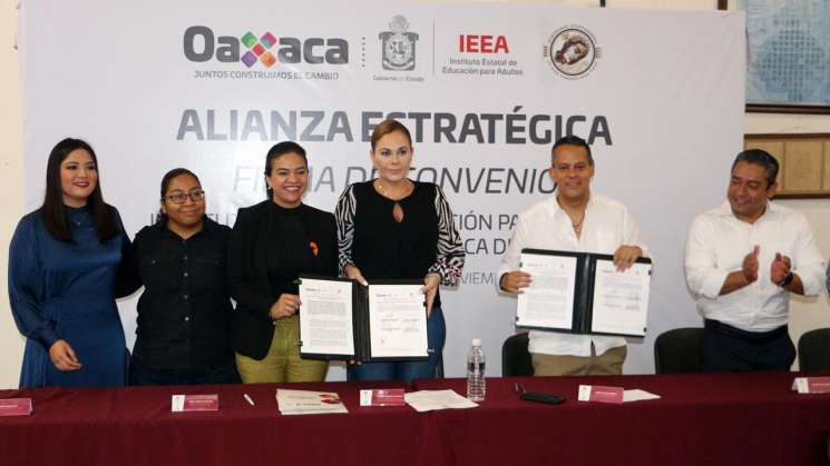 Firma IEEA convenio con Ayuntamiento Capitalino