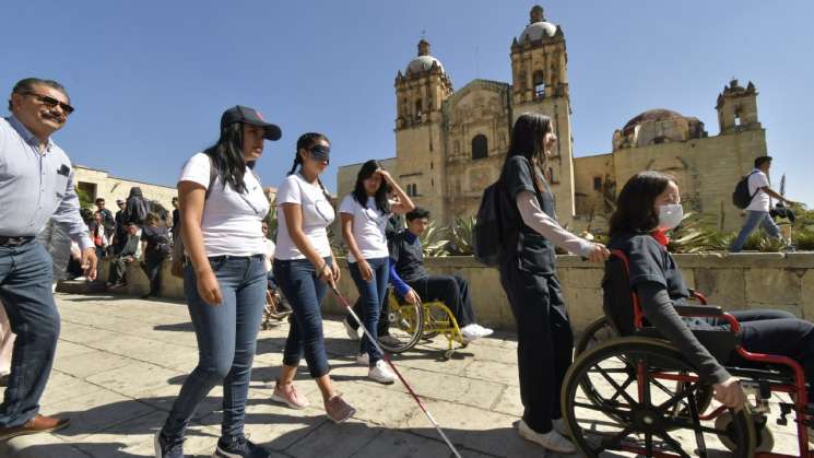 Promueve capital  inclusión social de personas con discapacidad