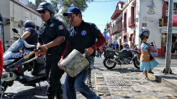 Libera Ayuntamiento de obstáculos calles del Centro Histórico 