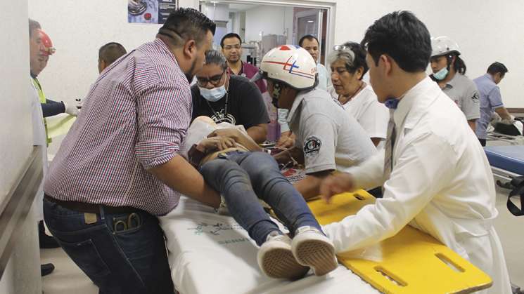 Atiende Red de Servicios de Salud a heridos en accidente 