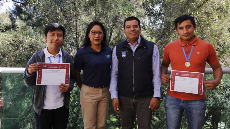 Estudiantes de la UABJO representan a México en Uruguay