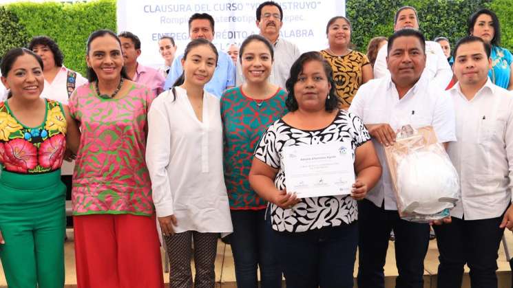 Titular de la Sedesoh de gira en San Juan Bautista Tuxtepec