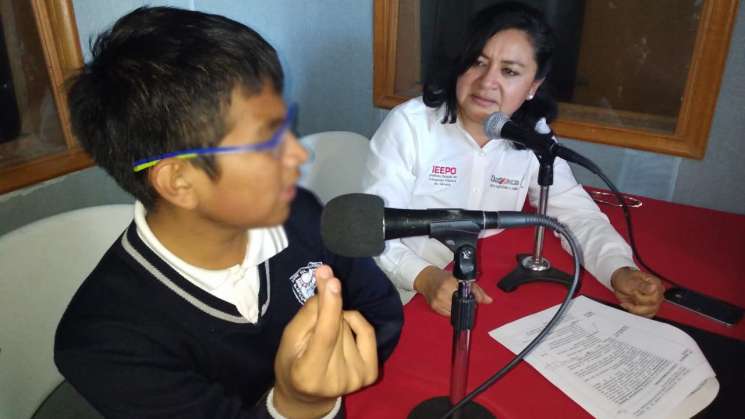 Apoya IEEPO Radios Escolares en escuelas básicas