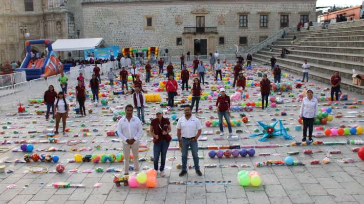 Un éxito, el “Kilómetro del Juguete” en capital oaxaqueña