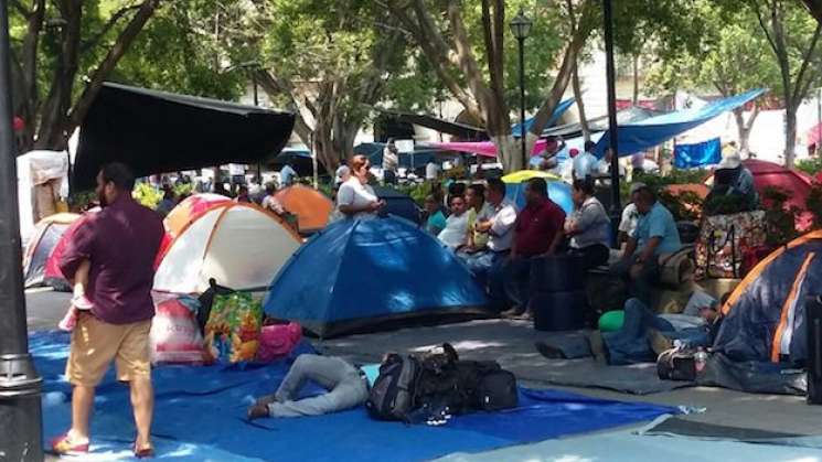 Levanta CNTE  plantón en Zócalo de Oaxaca